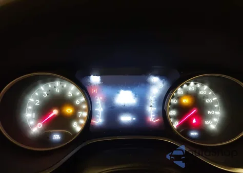 2018 Jeep Compass Altitude 4X4 z USA, uszkodzony, nr VIN 3C4NJDBB2JT395425